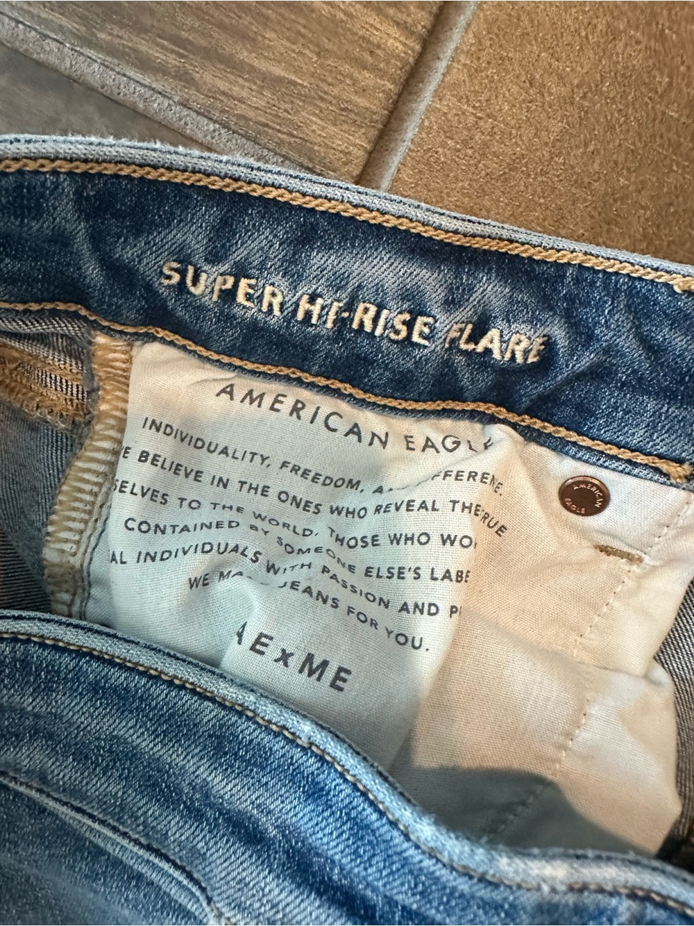 American Eagle Outfitters Light Blue Super High-Rise Flare Jeans 8 Long - Picture 6 of 6